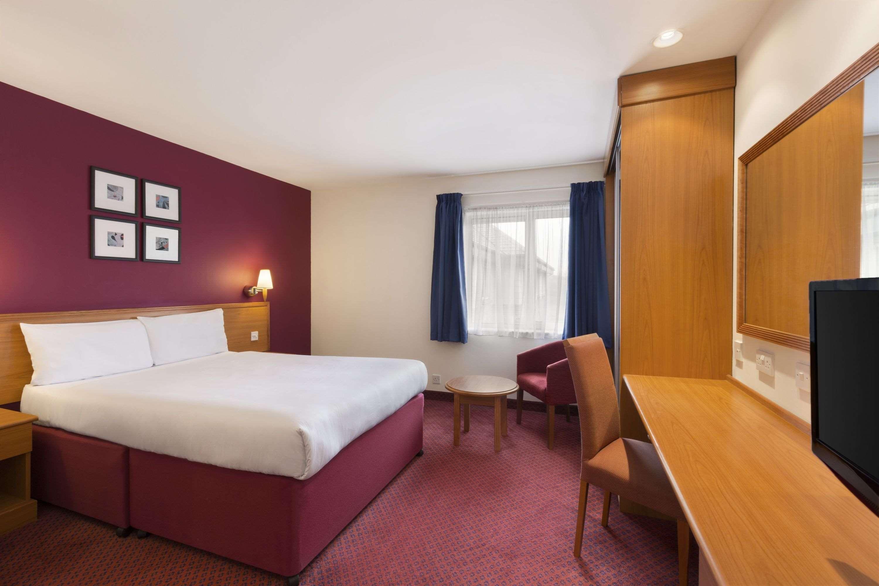 Days Inn Peterborough Extérieur photo