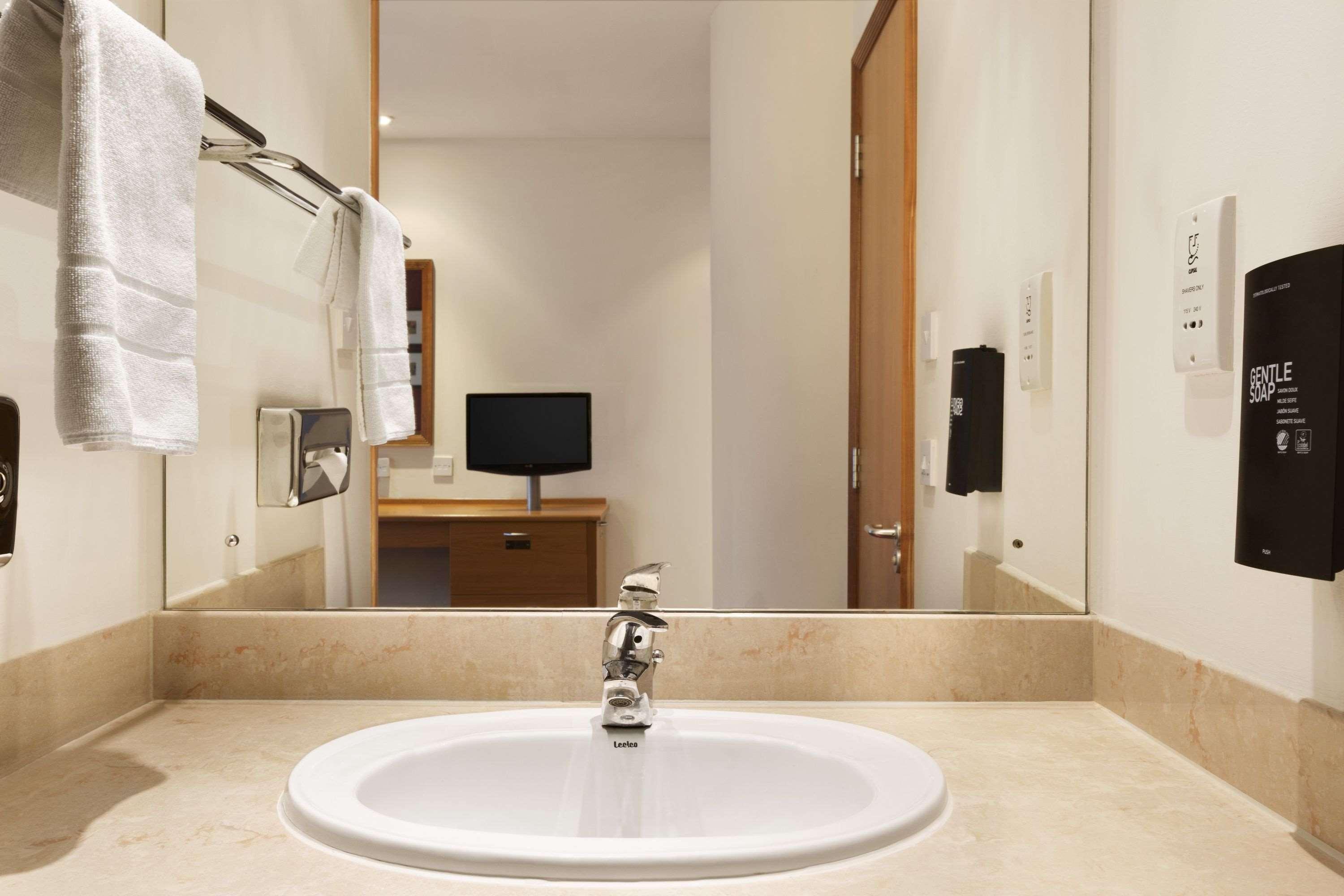 Days Inn Peterborough Extérieur photo