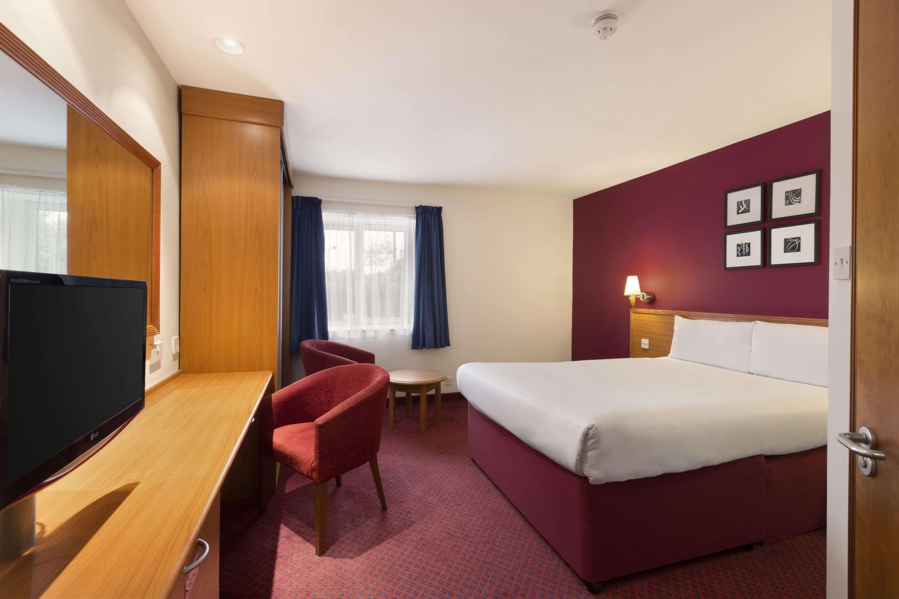 Days Inn Peterborough Extérieur photo