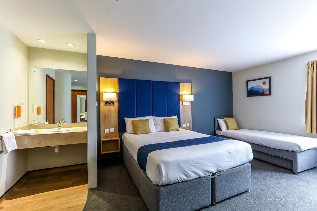 Days Inn Peterborough Extérieur photo